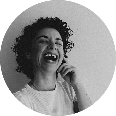 Schwarz-weiß Portrait von Kerstin Höcherl.